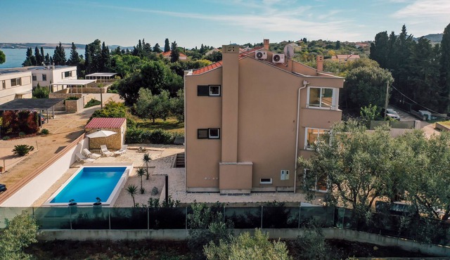 Welcome to Villa Frida in Sutomišcica
