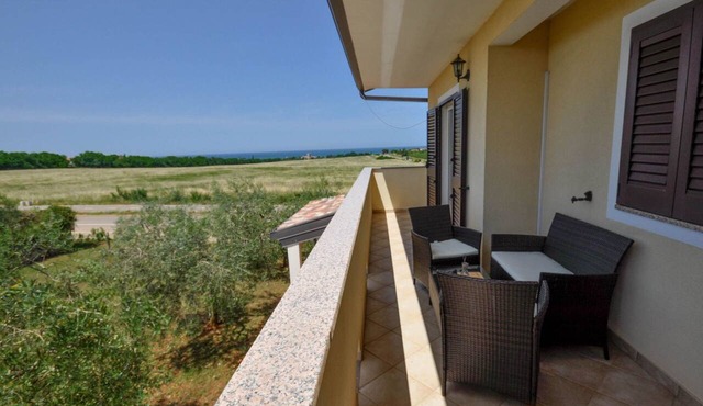 Wohnung "Angela" mit Terrasse by Interhome