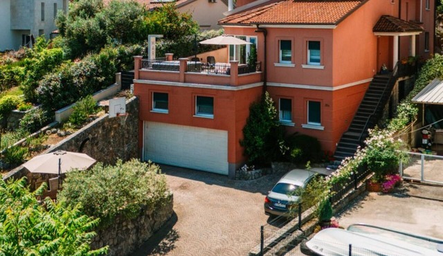 Wohnung mit Blick auf das Wasser by Interhome in Opatija/Pobri