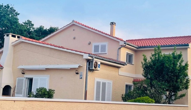 Wohnung mit Wasserblick by Interhome