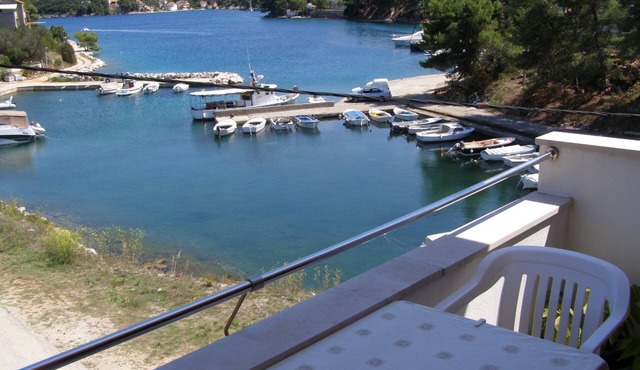 Wohnung mit zwei Schlafzimmern, direkt am Meer by Interhome