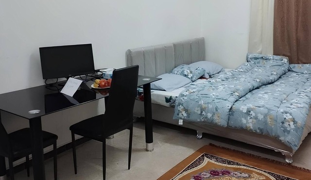 Wonderful 3-bedroom apartment with AC in vibrant Muscat. Fast net 10 min Airport in Muscat