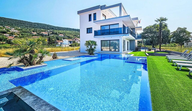 Wonderful private villa for 10 people with private pool, A/C, WIFI, TV, terrace and panoramic view