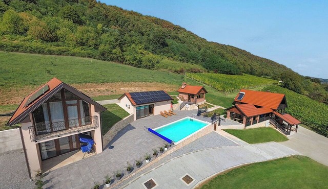 Wonderful private villa for 6 people with pool, A/C, WIFI, TV and terrace