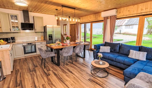 Wonderful private villa for 7 people with hot tub, A/C, WIFI, TV, terrace and panoramic view