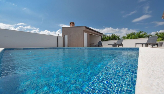 Wonderful private villa for 8 people with private pool, A/C, WIFI, TV and terrace