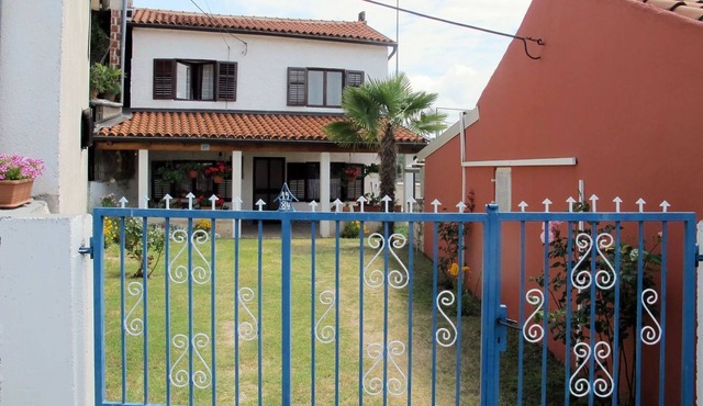 Wonderful villa for 5 people with WIFI, TV, terrace, pets allowed and parking