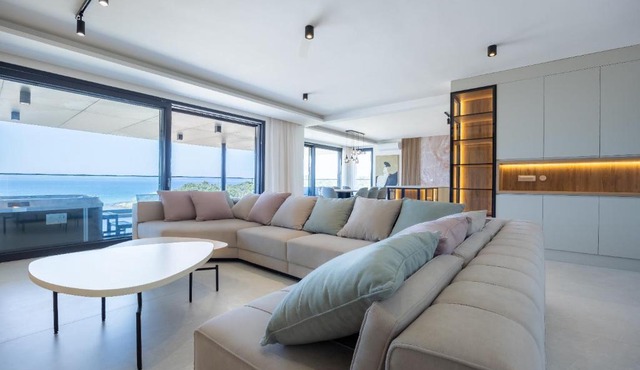 Zados Luxury Residence