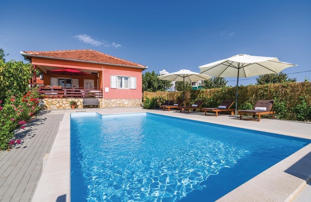 2 bedroom accommodation in Debeljak