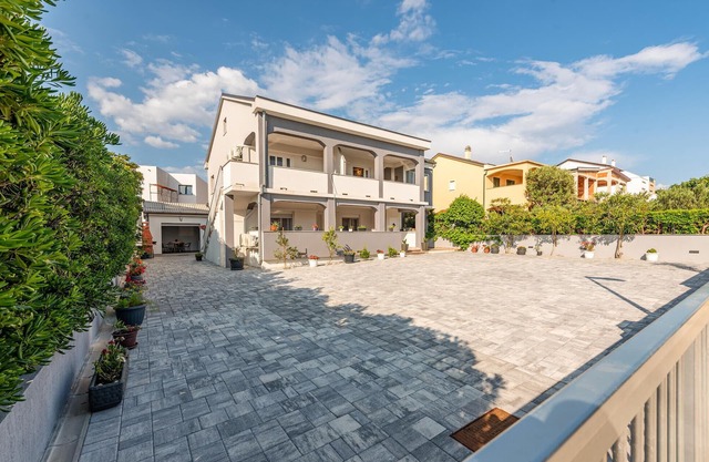 Amazing apartment in Povljana with WiFi