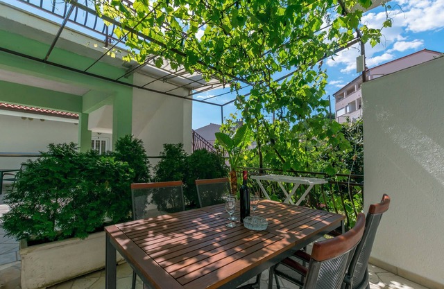 Apartments Mirko (57381-A3) - Lokva Rogoznica in Lokva Rogoznica