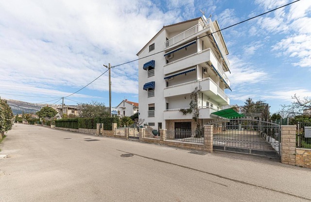 Awesome apartment in Kastel Stafilic with WiFi