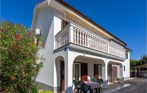 Beach Front Apartment In Jurandvor