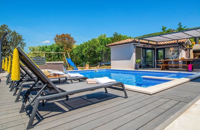 Beach front home in Koromacno with sauna