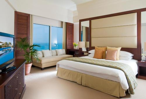 Danat Jebel Dhanna Resort 