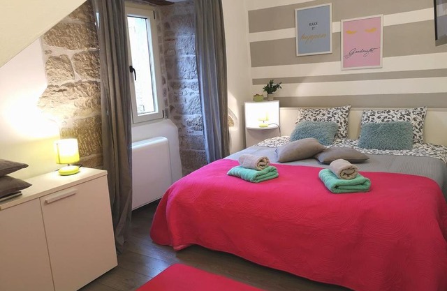 Double Room Hum 17939b