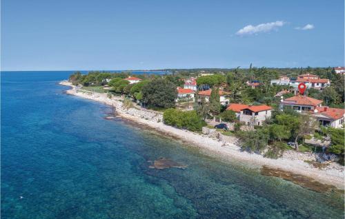 Gorgeous Apartment In Lovrecica With Wifi
