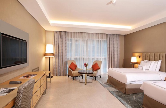 Grand Cosmopolitan Hotel 