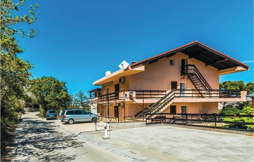 Lovely Apartment In Bosana With Wifi in Kolan
