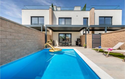 Luxurious Home In Peroj With Sauna