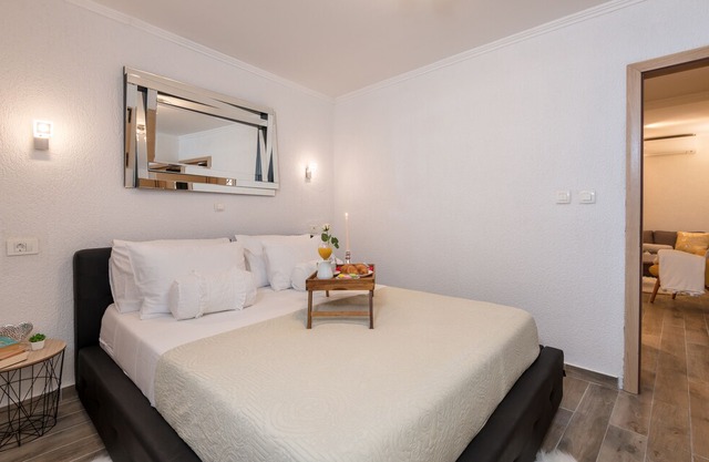 Old town Dubrovnik- New fully renovated apartment situated inside of city walls