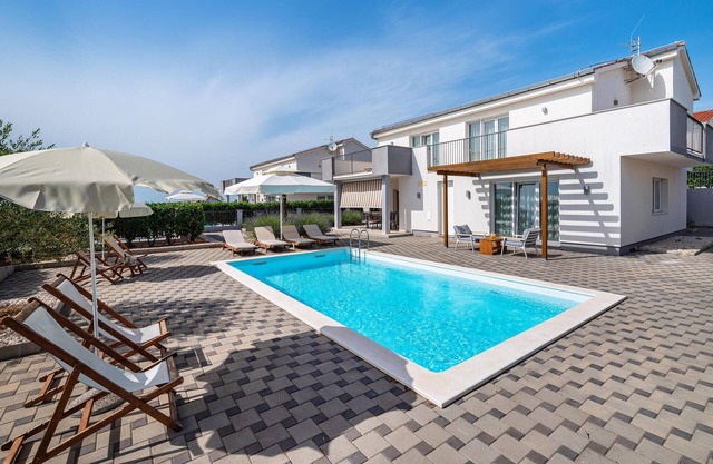 Pet friendly home in Debeljak