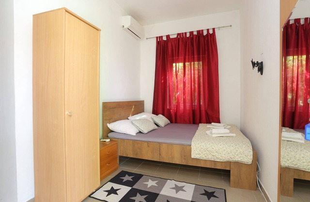 Studio flat with terrace and sea view Gradac, Makarska (AS-2784-f) in Gradac