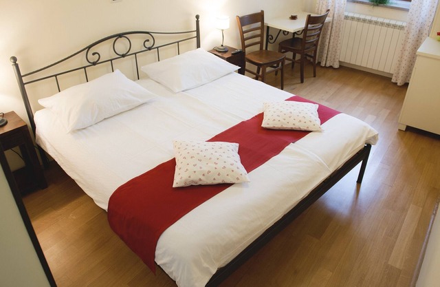 Studio for 2 in Guesthouse Muha in Lipica