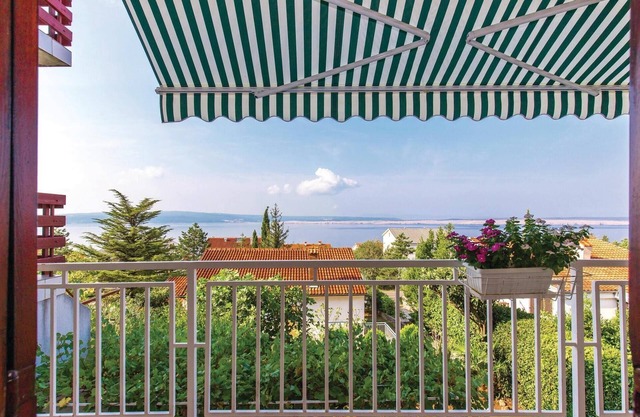 Stunning apartment in Dramalj with house sea view