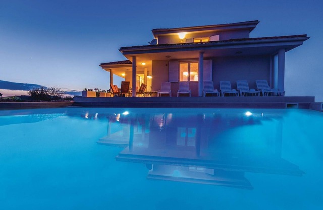 Stunning home in Novalja