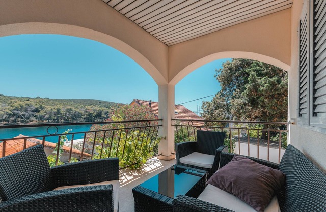 Terrace Sea Molat 