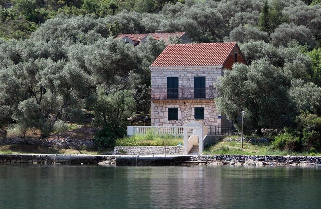 Three bedroom apartment near beach Prožurska Luka (Mljet) (A-619-a) in Mljet