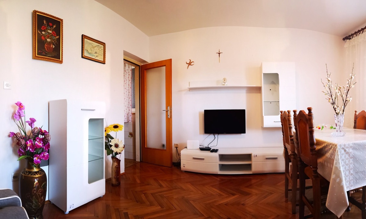 Cres Apartment | Naomi's Sunshine