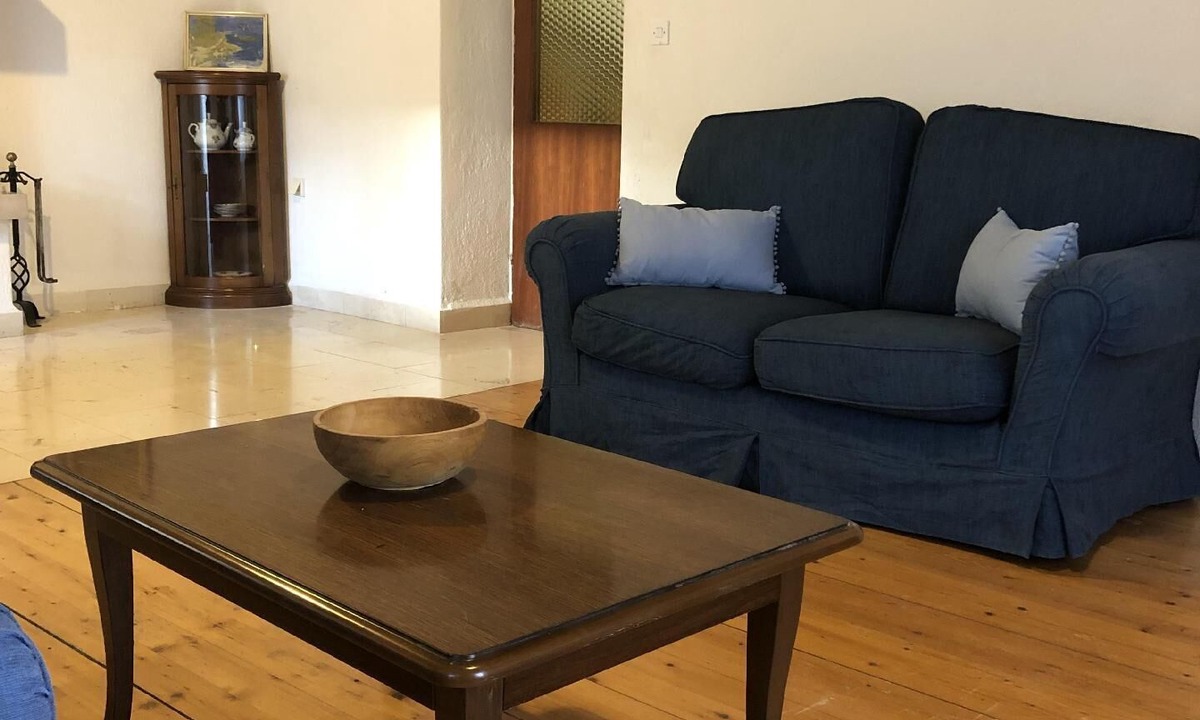 Grabri House | Holiday House with fireplace in the town of Roc