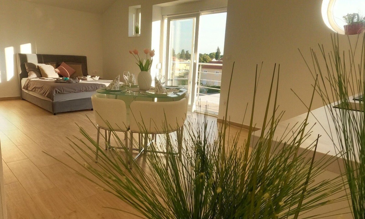 Bilice House | Beautiful holiday home with pool and sea views