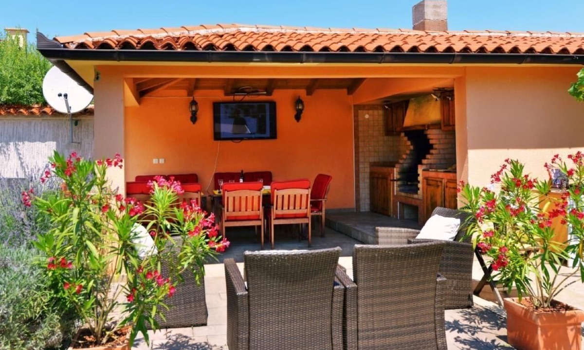 Kapelica House | Holiday House in Kapelica, Istria County with Parking