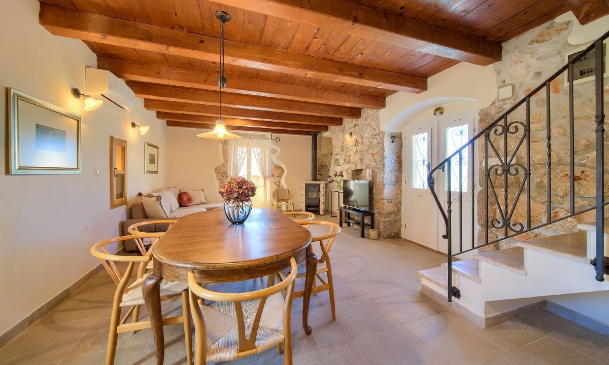 Garica House | Stone villa Margaret with pool and special flair