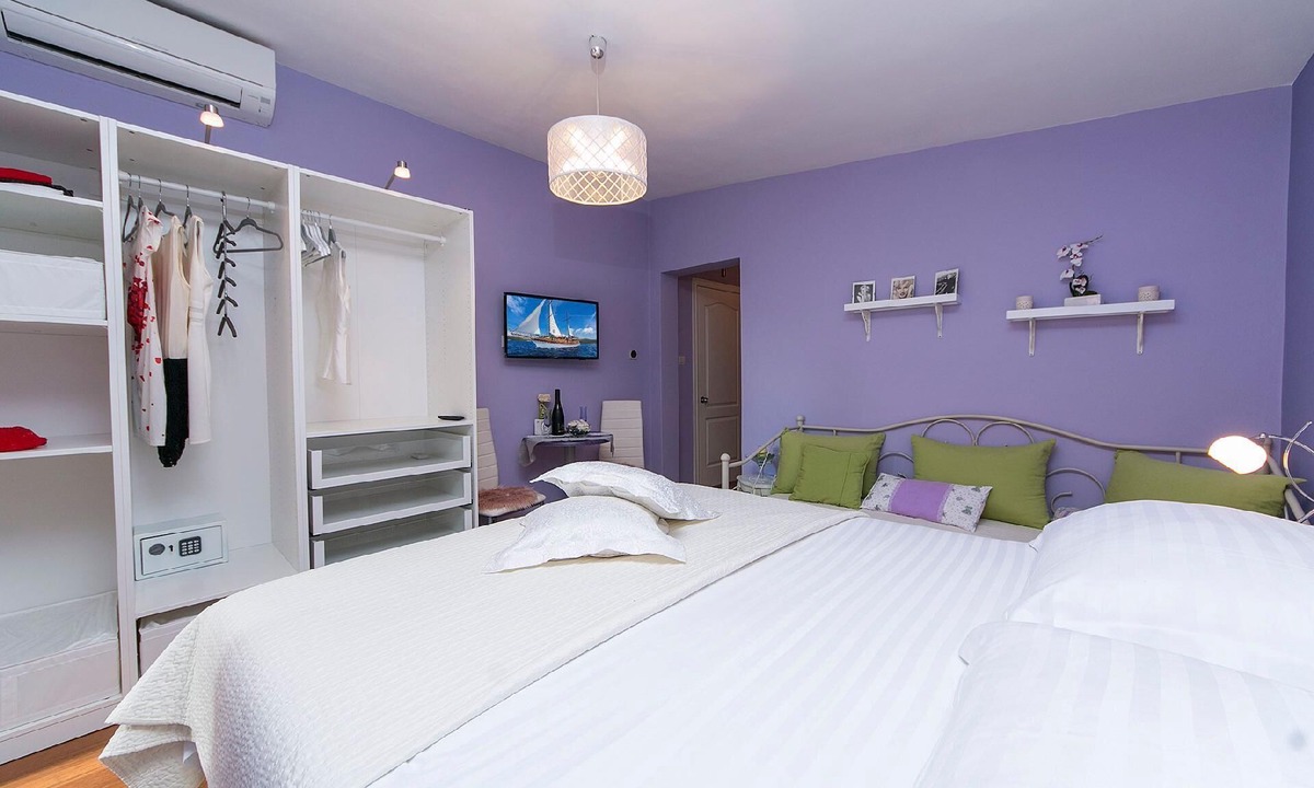 Bidol Apartment | Apartment in Bidol with Barbecue and Terrace
