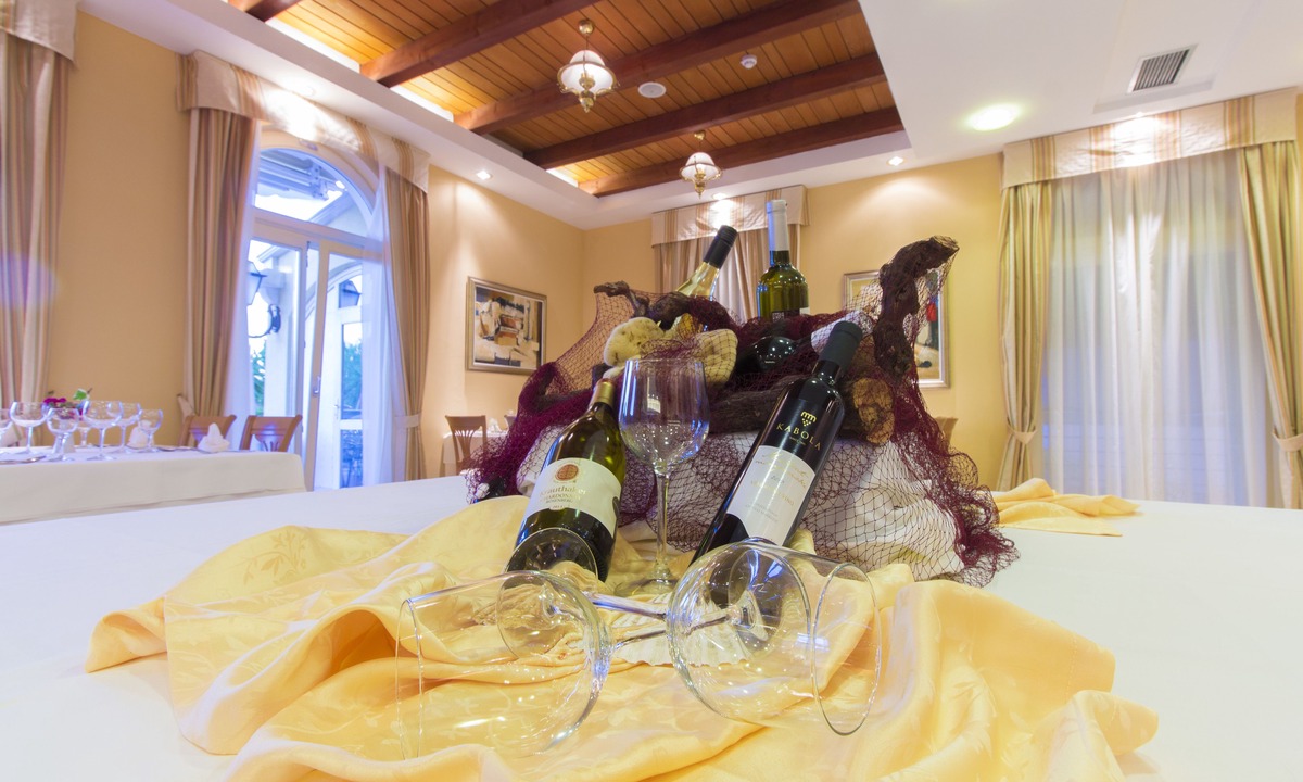 Krapanj Hotel | Hotel Spongiola