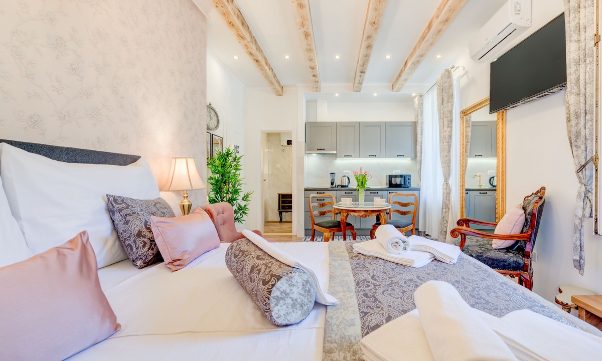 Split House | Le Monde Luxury Accommodation