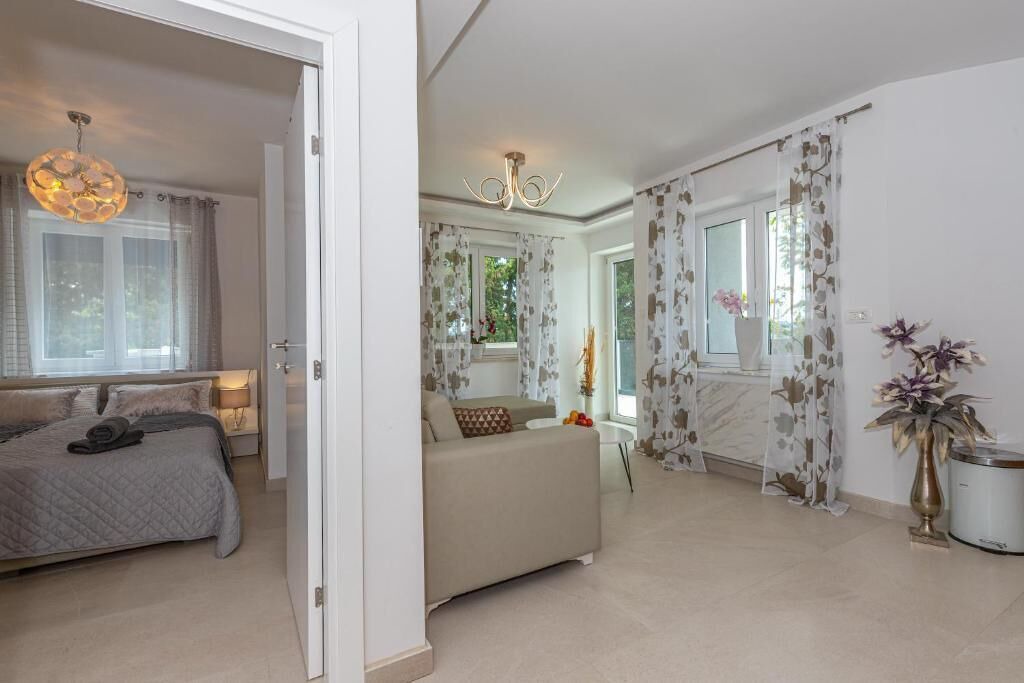 Crikvenica Apartment | Apartman Emilia