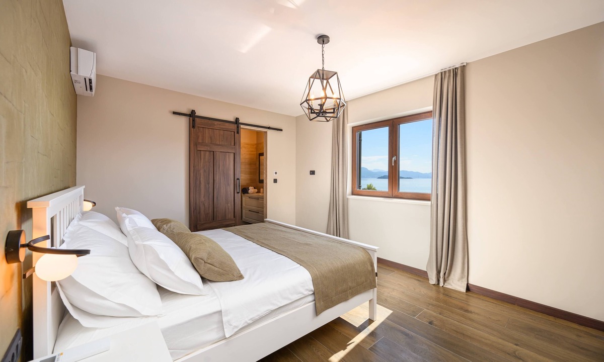 Janjina Villa | Villa Oz, Vintage Beachfront Serenity