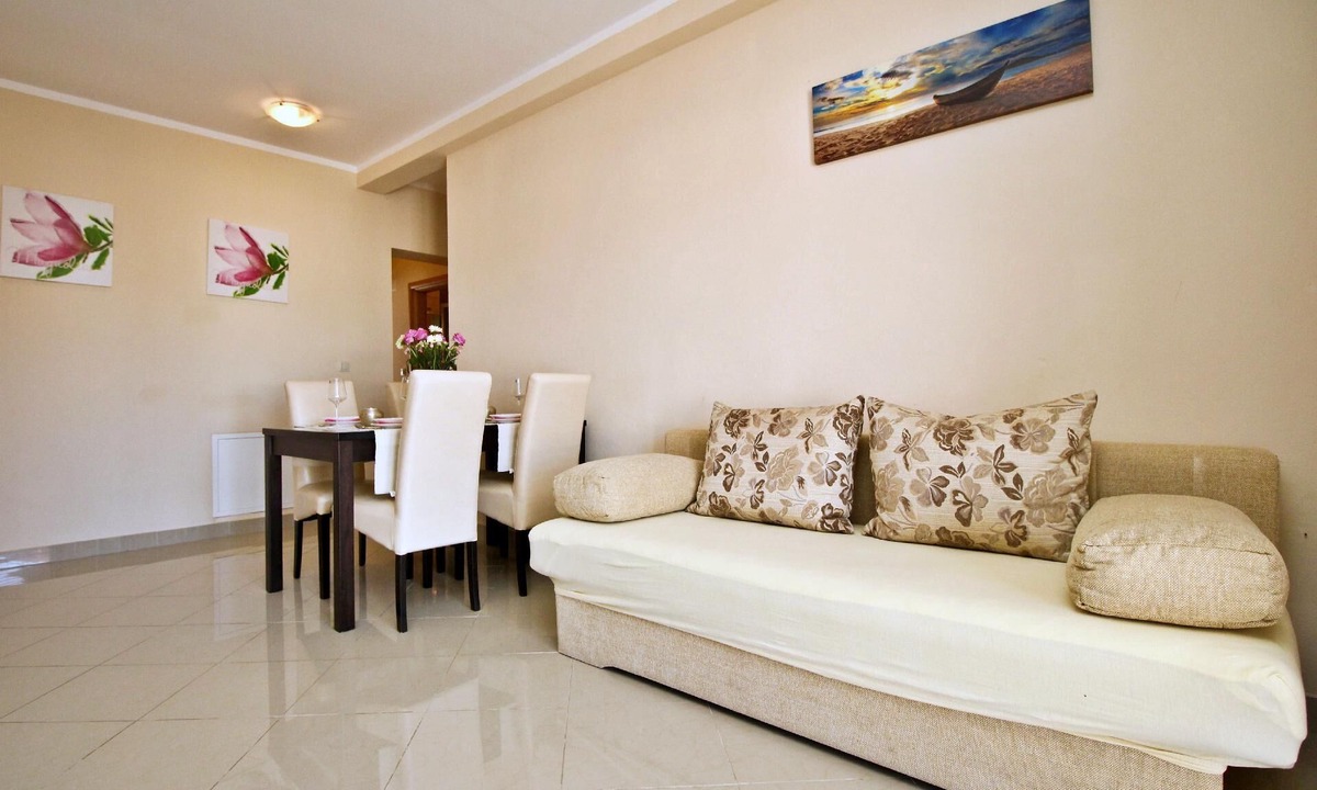 Soline House | Flat Ivanka-200m from the sea, with terrace