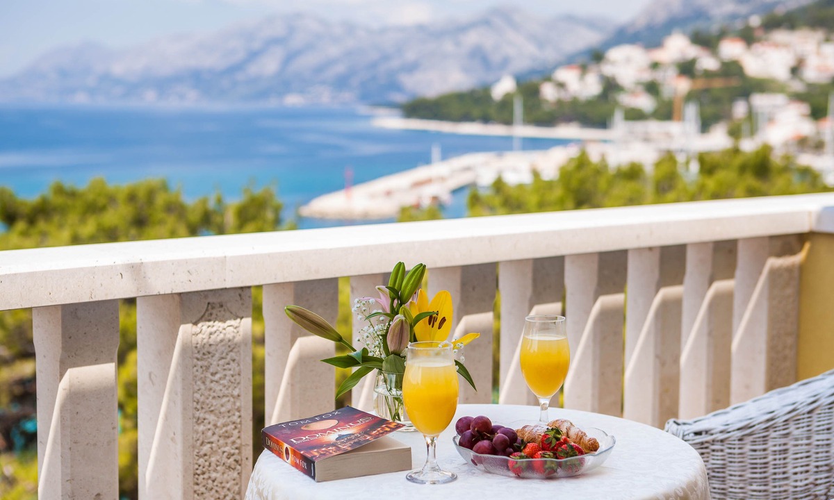 Baska Voda Hotel | Hotel Bacchus