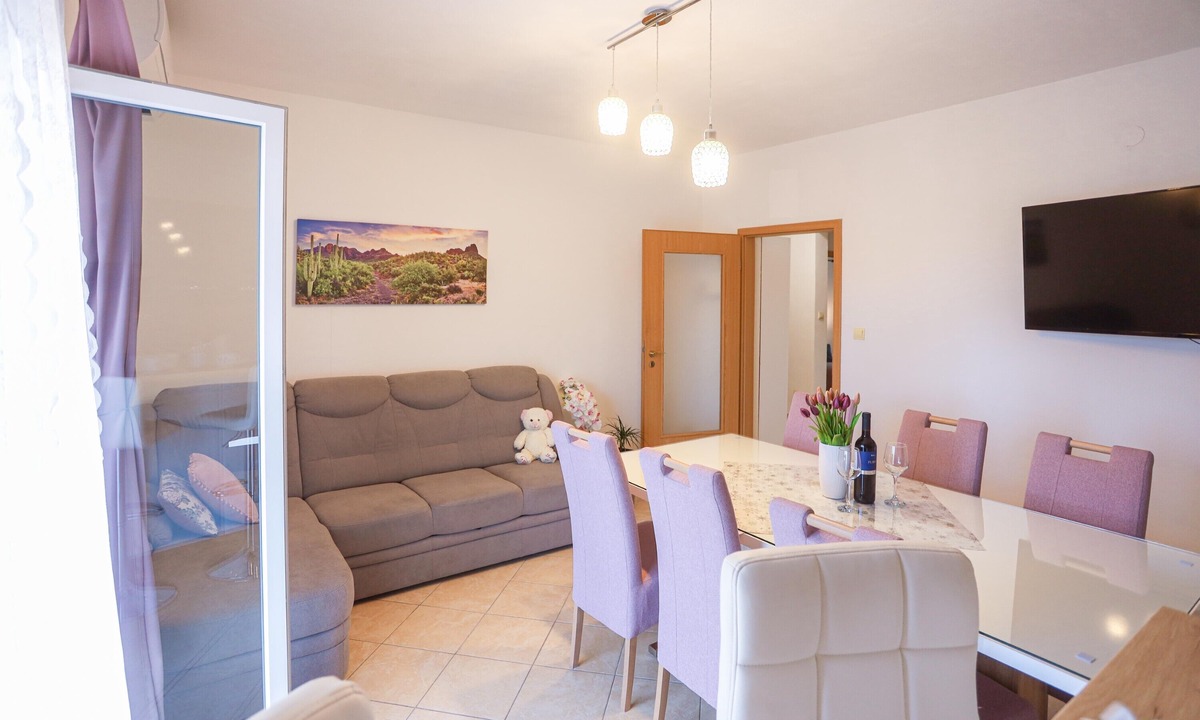 Podstrana Apartment | Apartment Vesna near beach with balcony