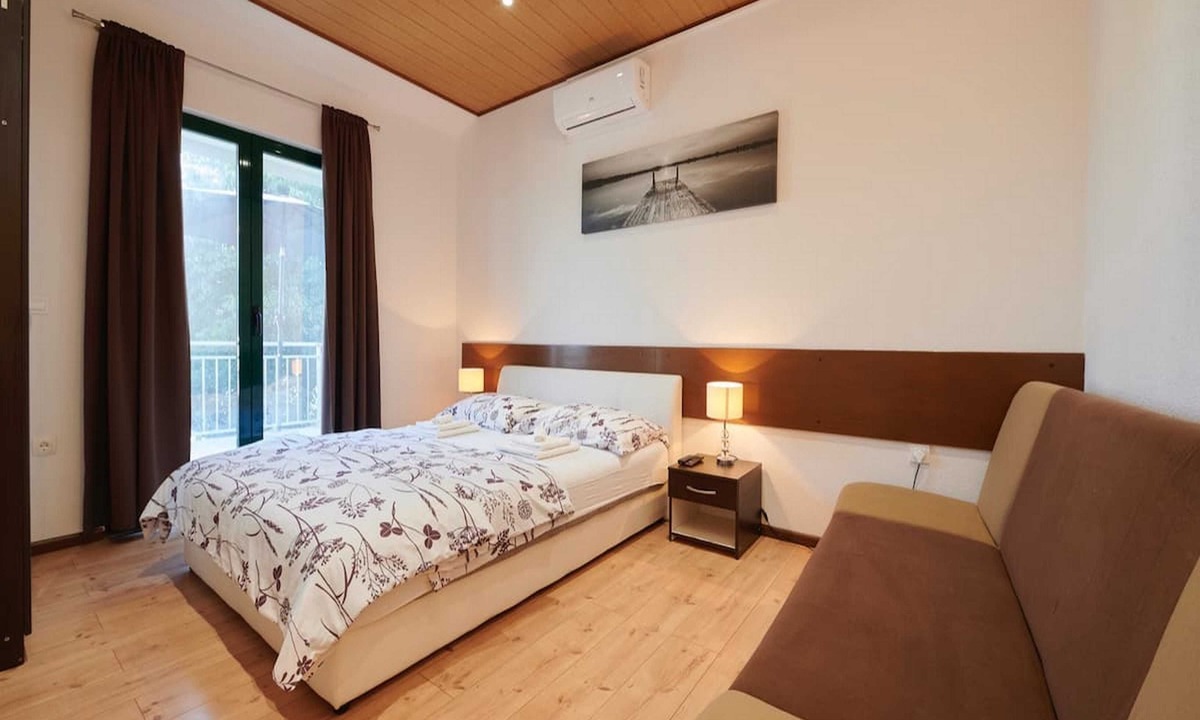 Kastel Stafilic Apartment | Apartments Vujina