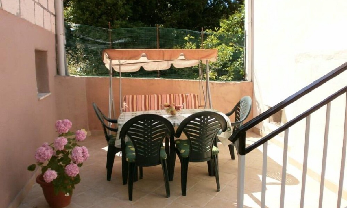 Cove Tri Zala (Zrnovo) Apartment | Apartments Neno