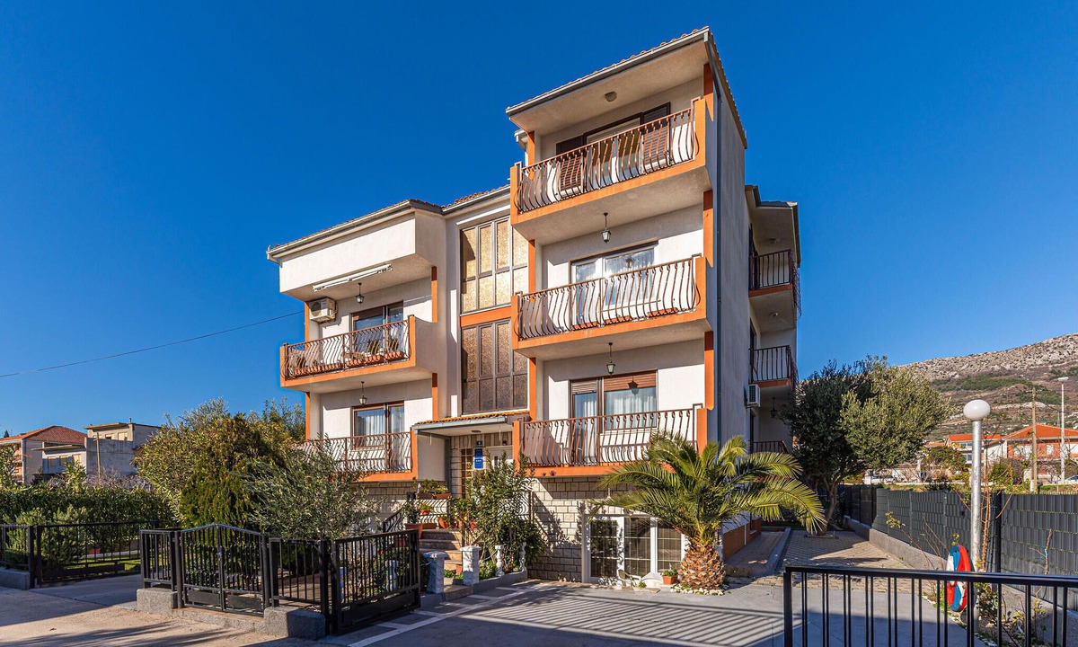 Kastel Kambelovac Apartment | Awesome apartment in Kastel Kambelovac with WiFi