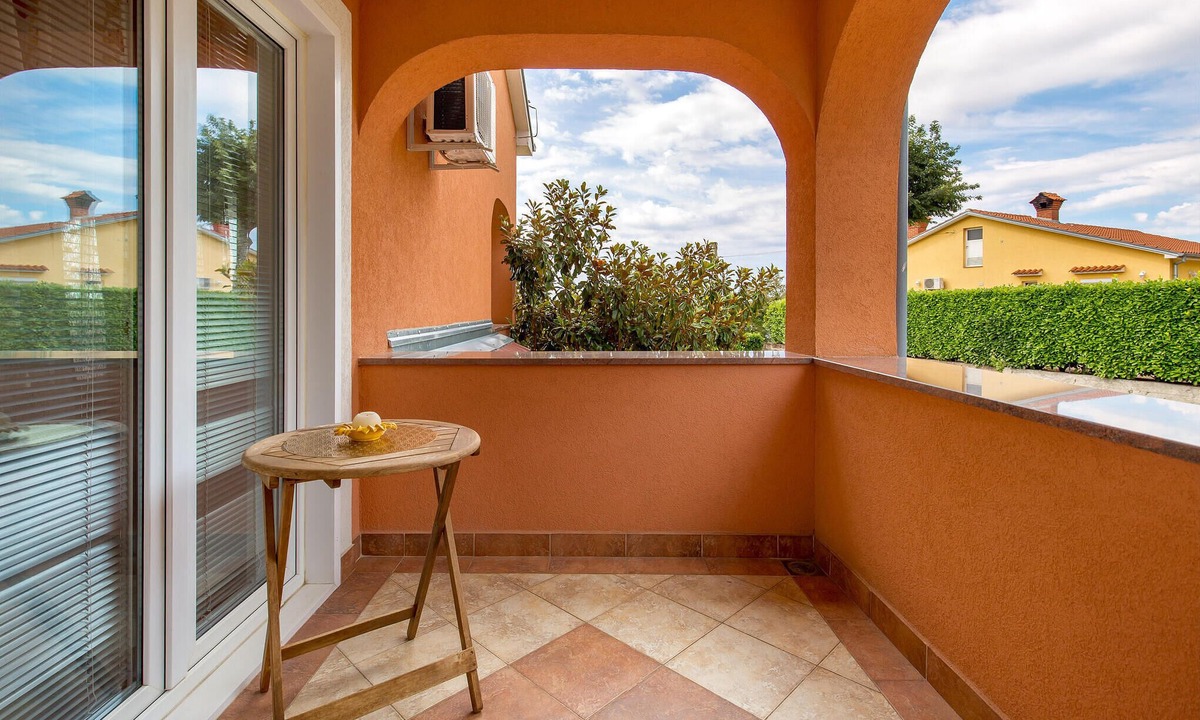 Viskovo Apartment | Awesome apartment in Kastav with swimming pool