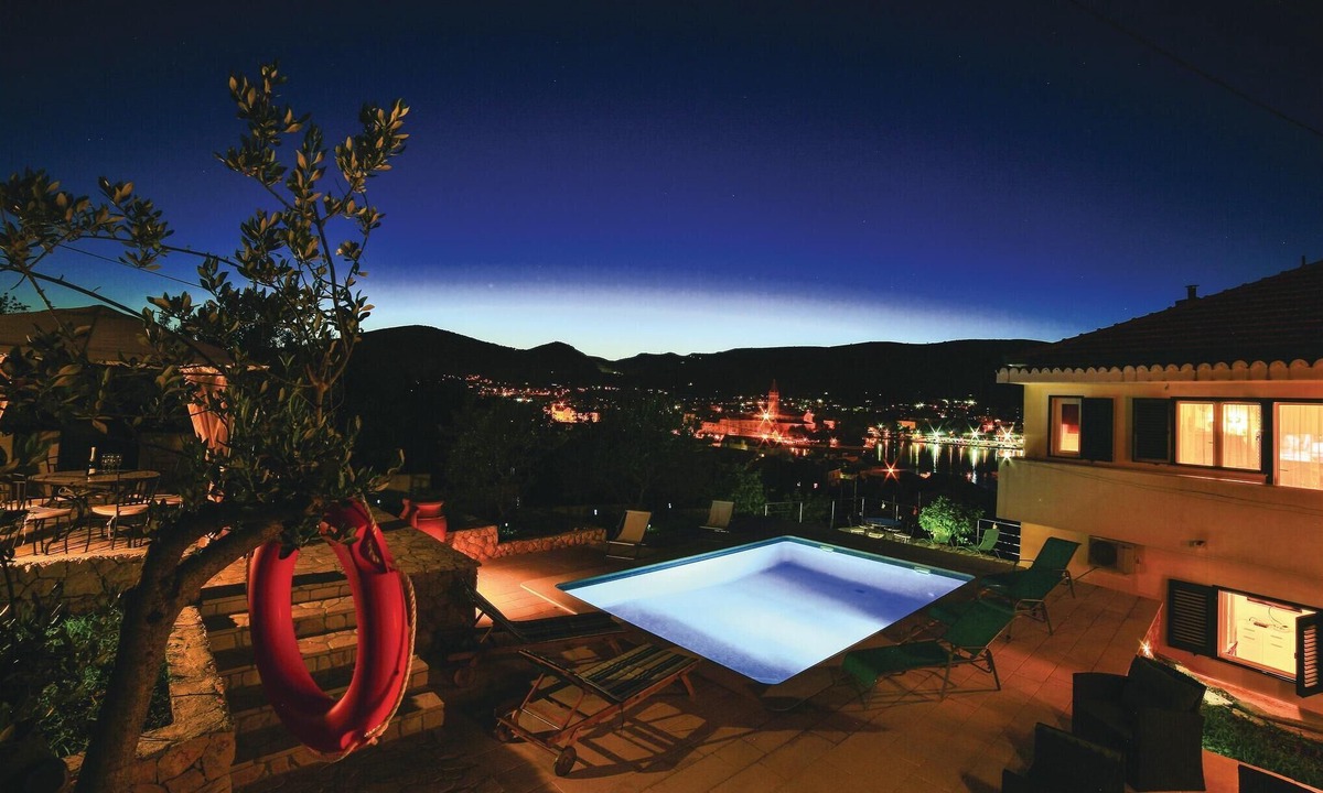 Trogir Apartment | Stunning apartment in Trogir